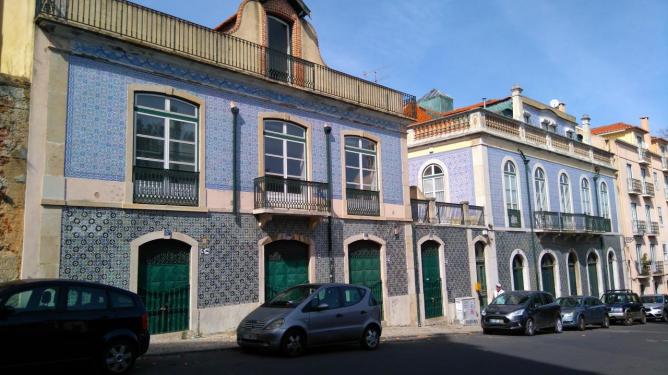 Maisons recouvertes d'azulejos